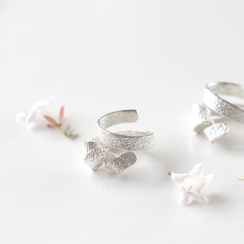 Textured Open Twist Band