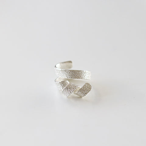 Textured Open Twist Band