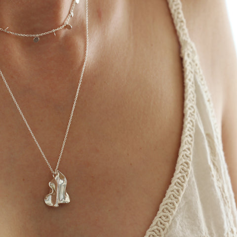 Median Wave Sculpture Necklace