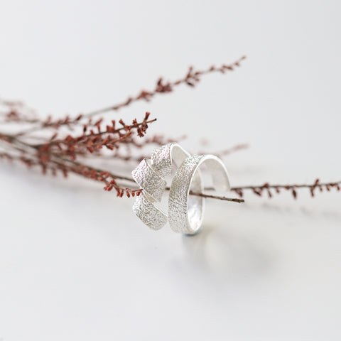 Textured Open Twist Band