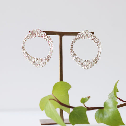 Pattern O earrings