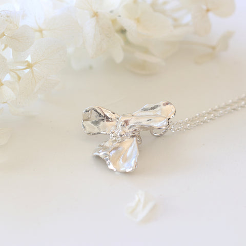 The Large Trillium Flower Necklace