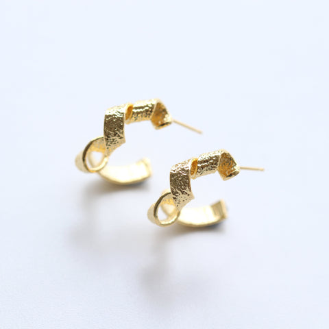 Gold Textured Spiral earrings - M